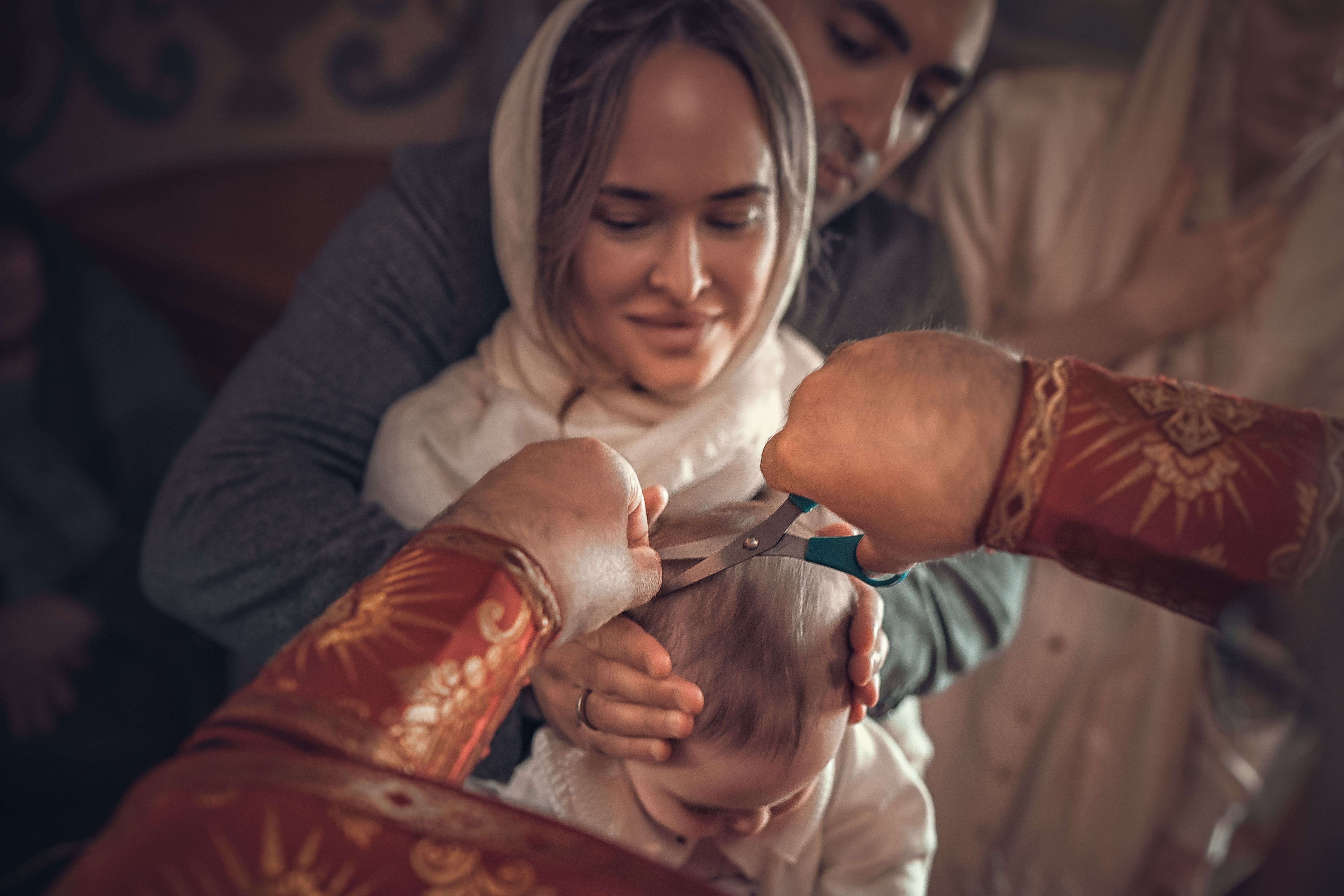 Крещение в Москве в храме Живоначальной троицы на Воробьевых горах