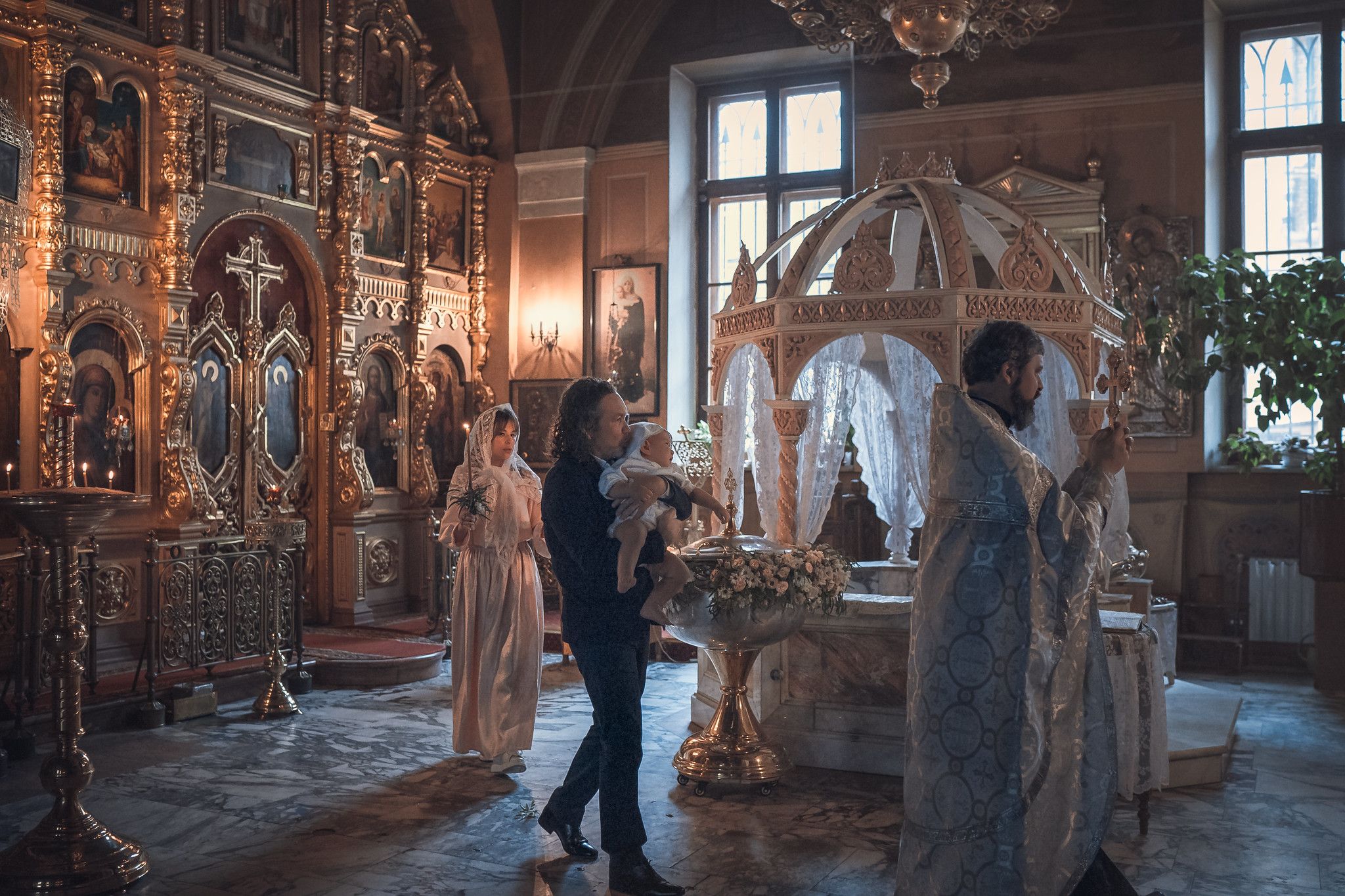 Таинство крещения в храме Воскресения Словущего в Даниловской Слободе 