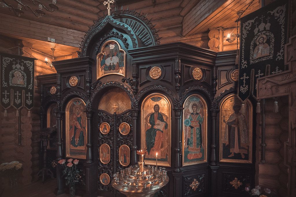 Таинство крещения в храме Александра Невского