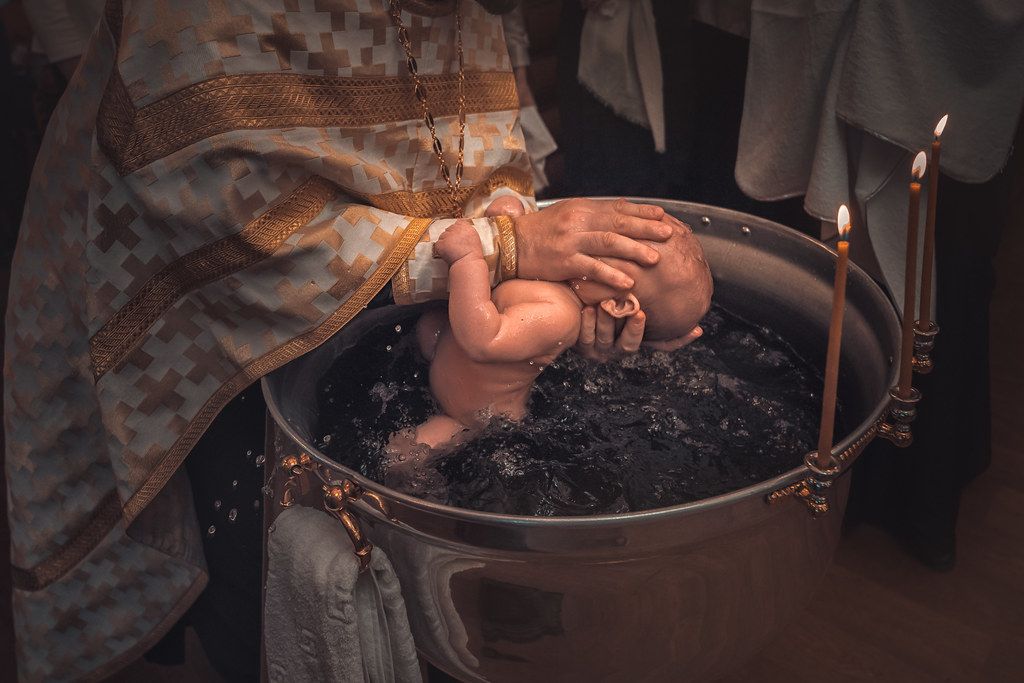 Таинство крещения в храме Александра Невского