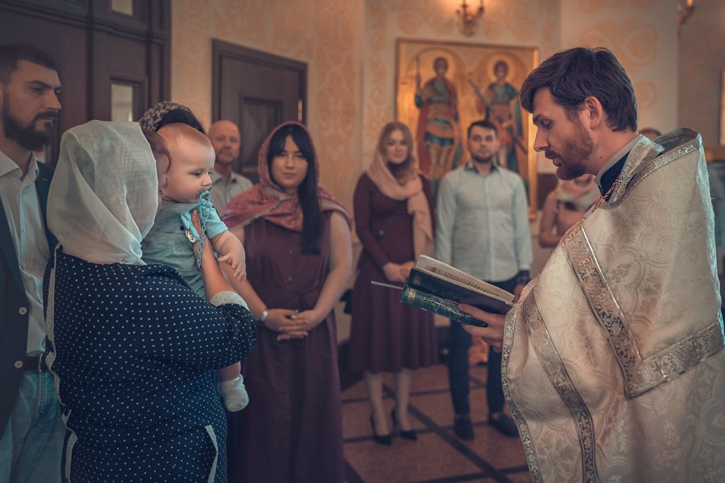 Таинство крещения в храме-колокольне в Токсово