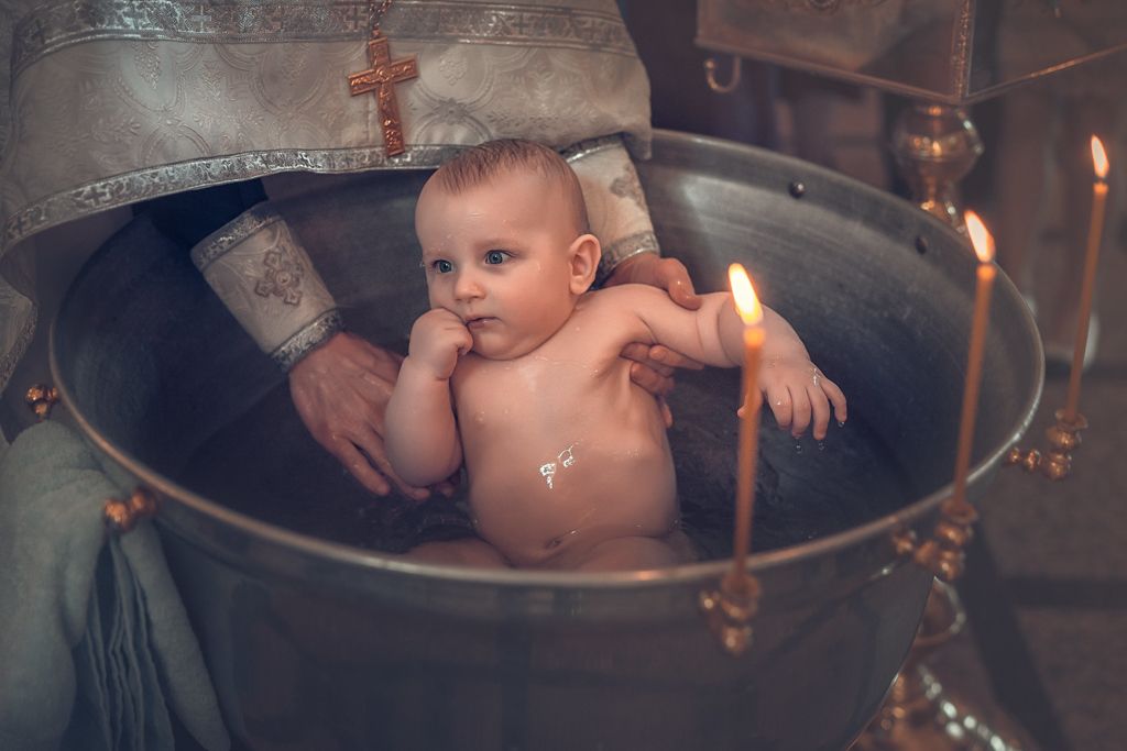 Таинство крещения в храме-колокольне в Токсово