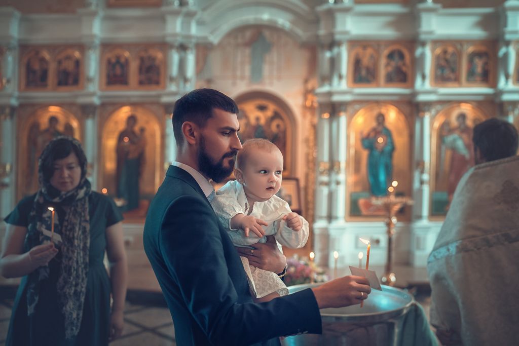 Таинство крещения в храме-колокольне в Токсово