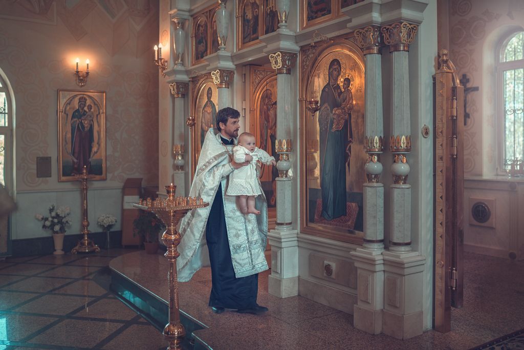 Таинство крещения в храме-колокольне в Токсово