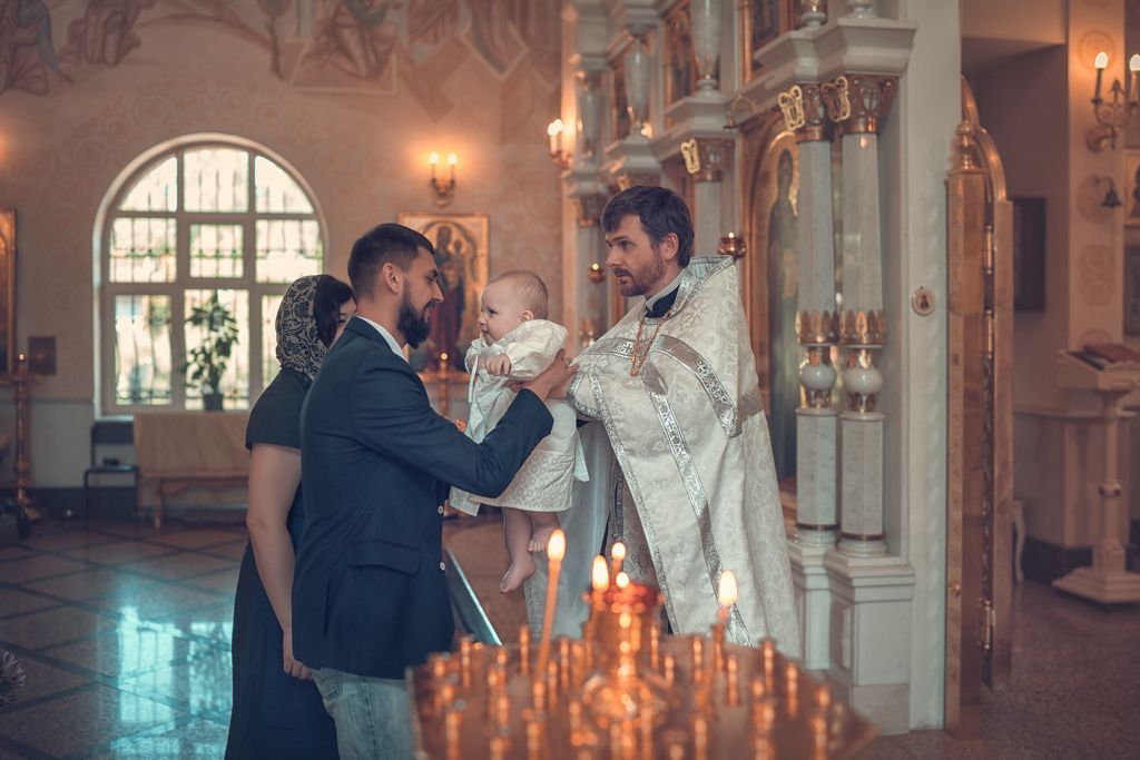 Таинство крещения в храме-колокольне в Токсово