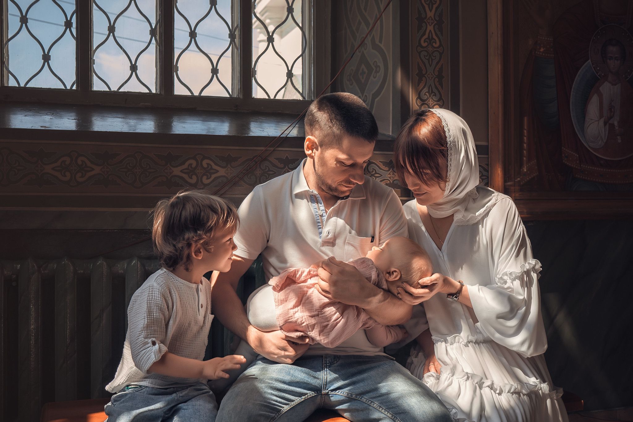 Когда лучше крестить ребенка