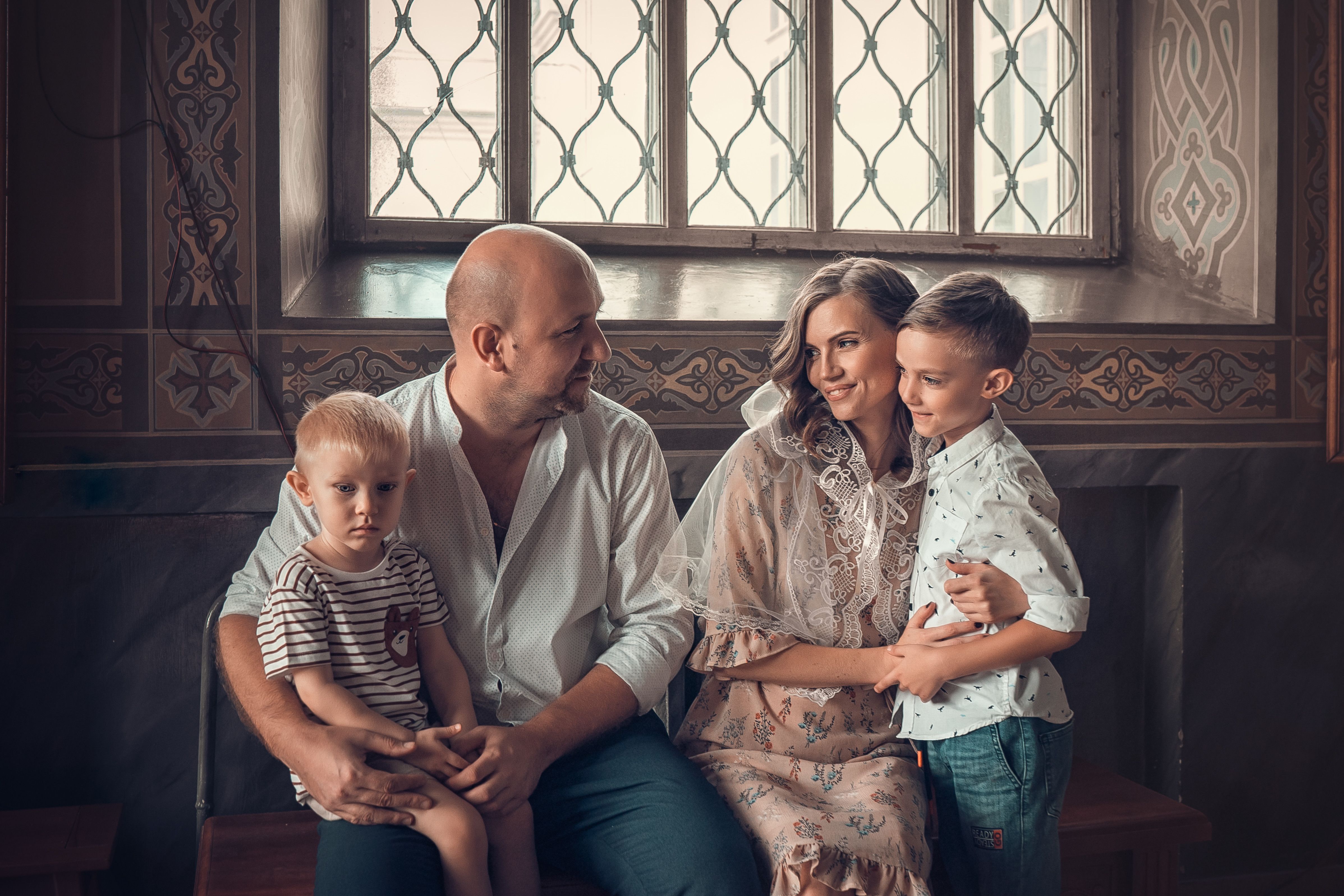 О постановочной съёмке в храме