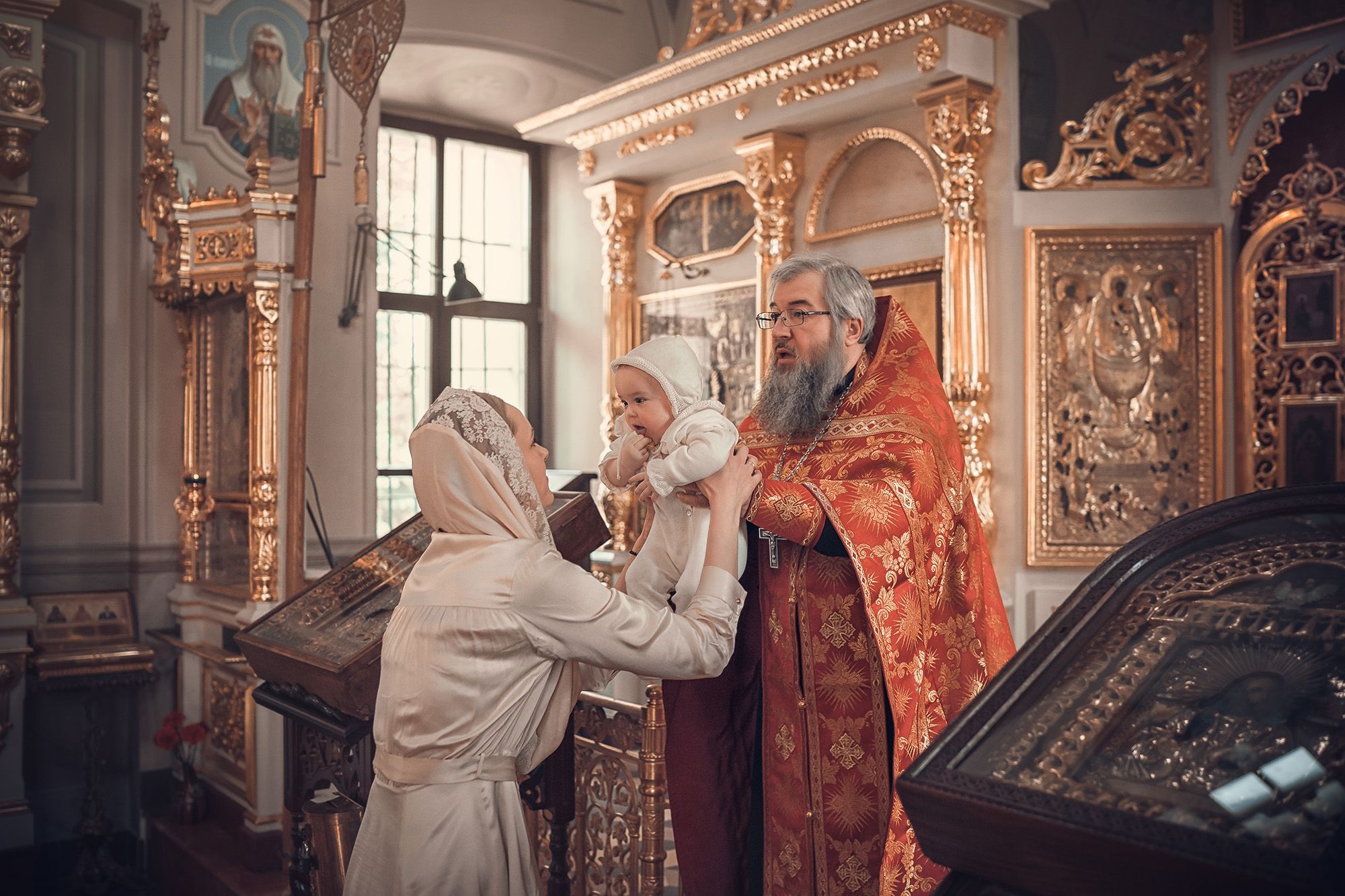 Крещение в храме Троицы Живоначальной на Воробьевых горах