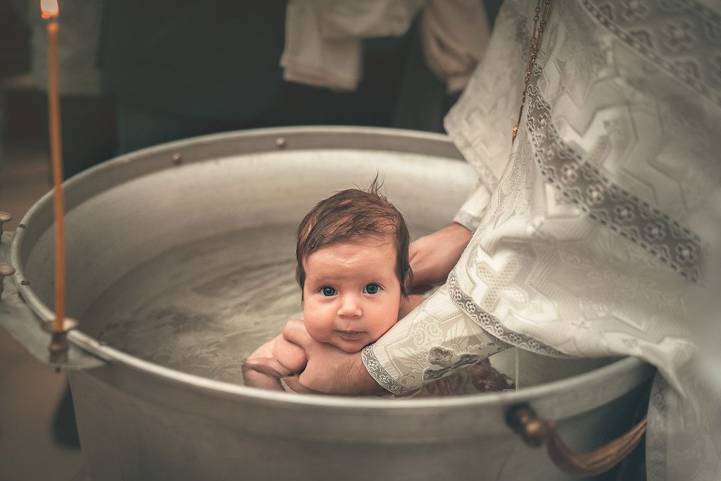 Таинство крещения в Москве