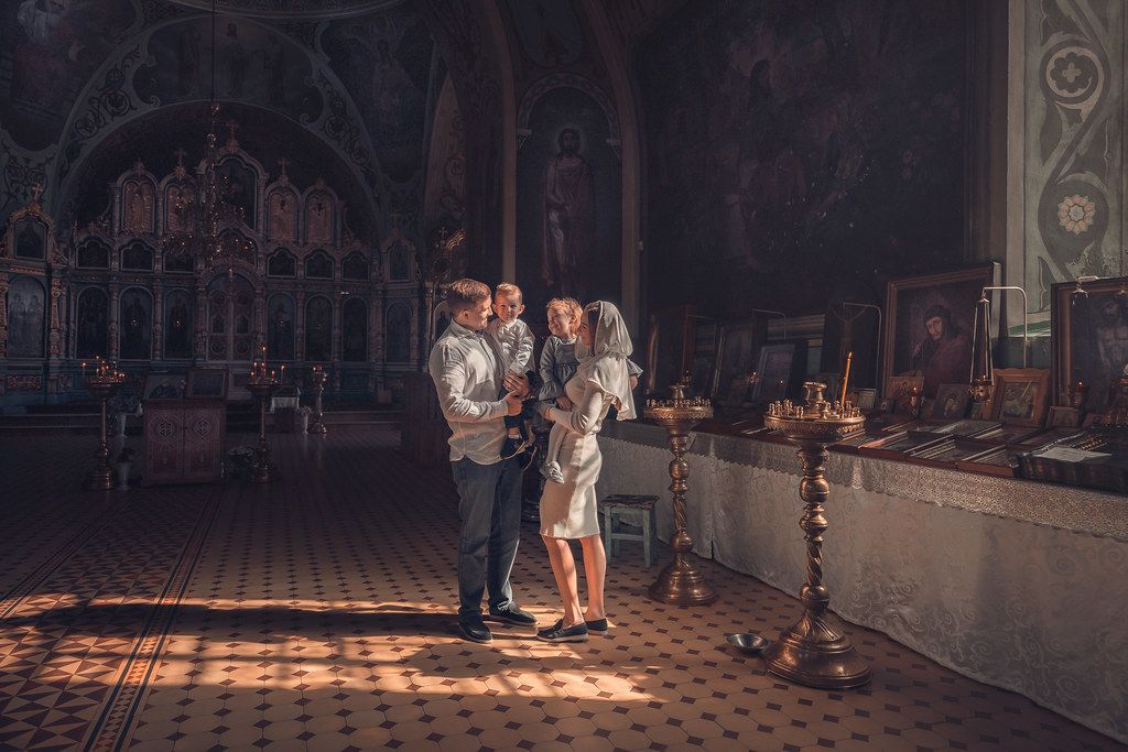 Таинство крещения в Обуховском храме Ростовской области, фотограф Ирина Доценко