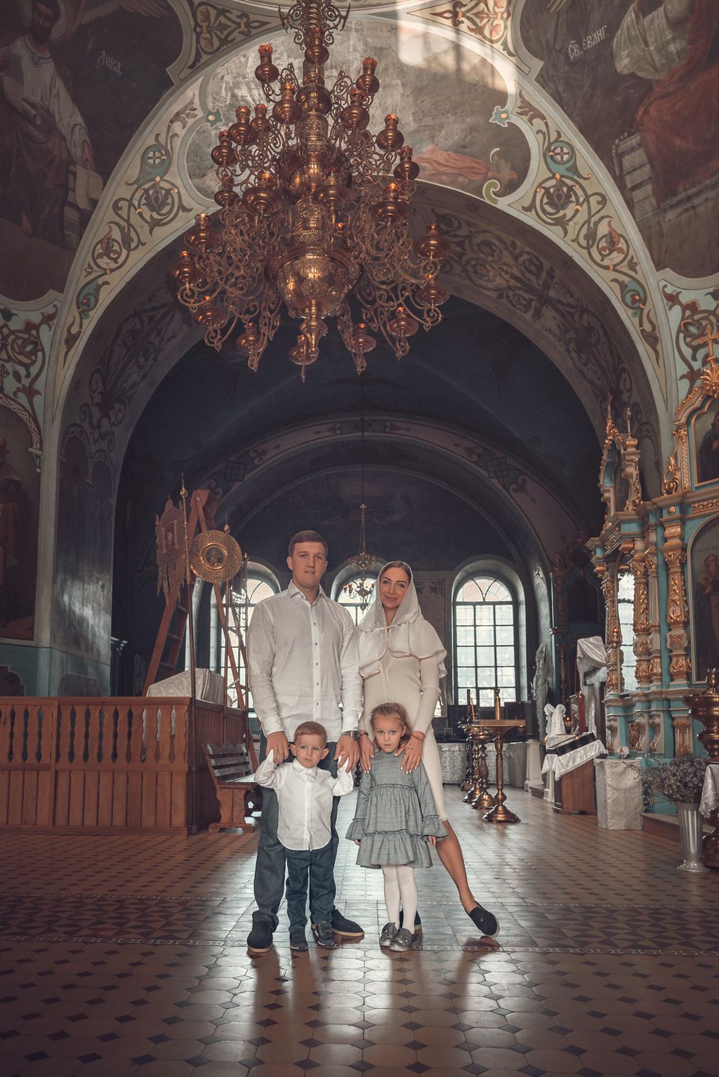 Таинство крещения в Обуховском храме Ростовской области, фотограф Ирина Доценко