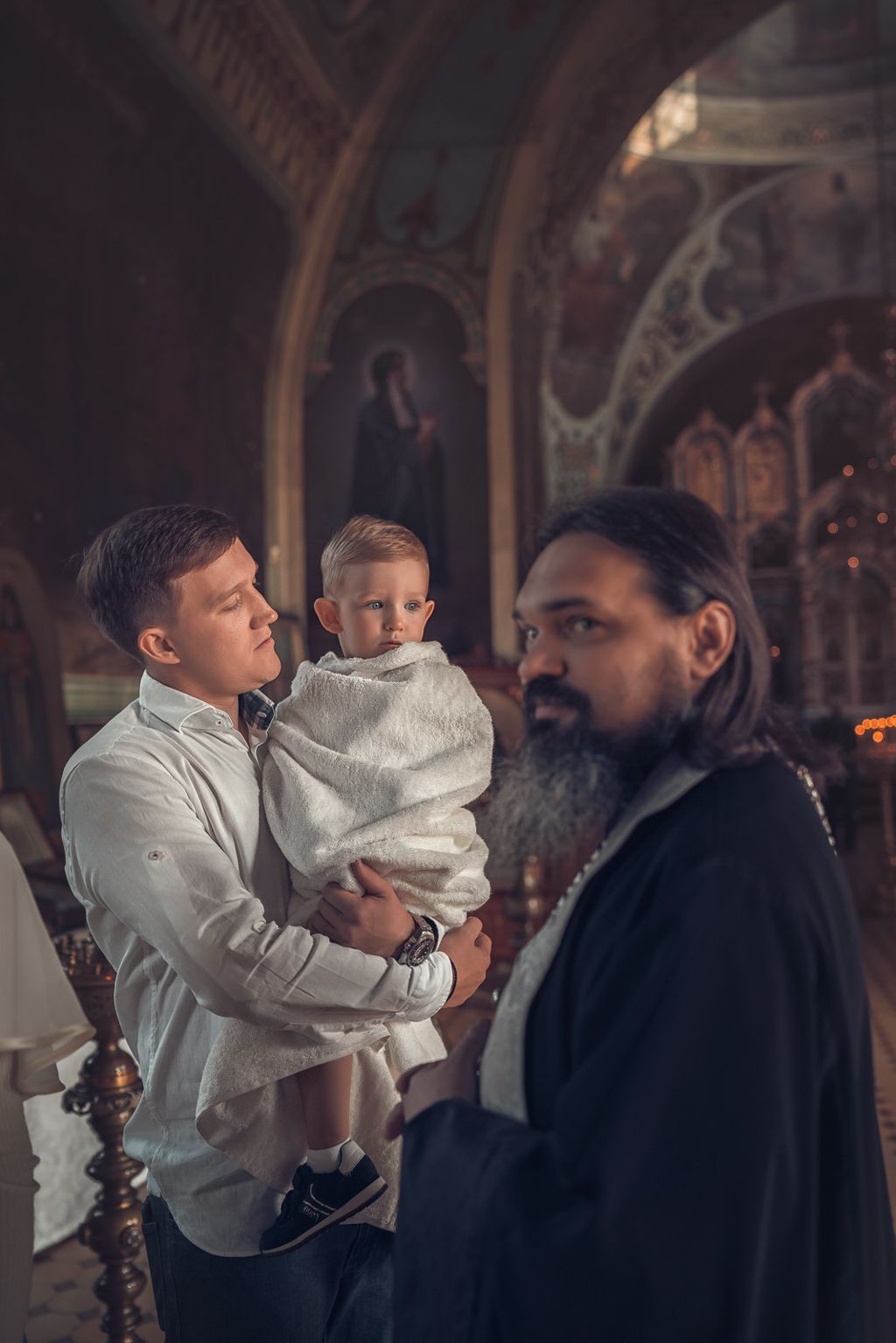 Таинство крещения в Обуховском храме Ростовской области, фотограф Ирина Доценко