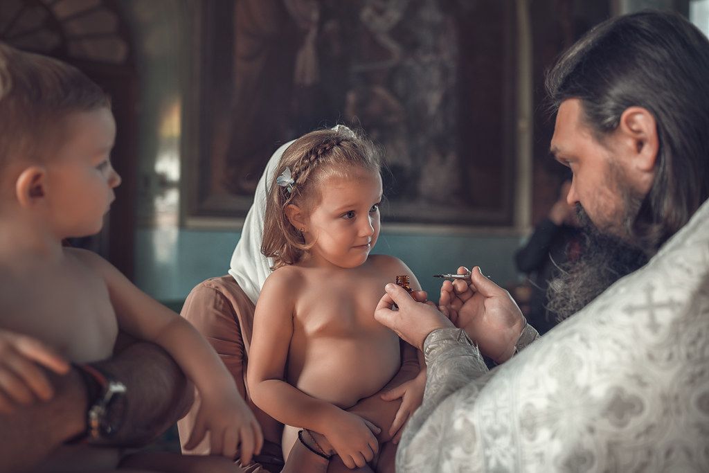 Таинство крещения в Обуховском храме Ростовской области, фотограф Ирина Доценко