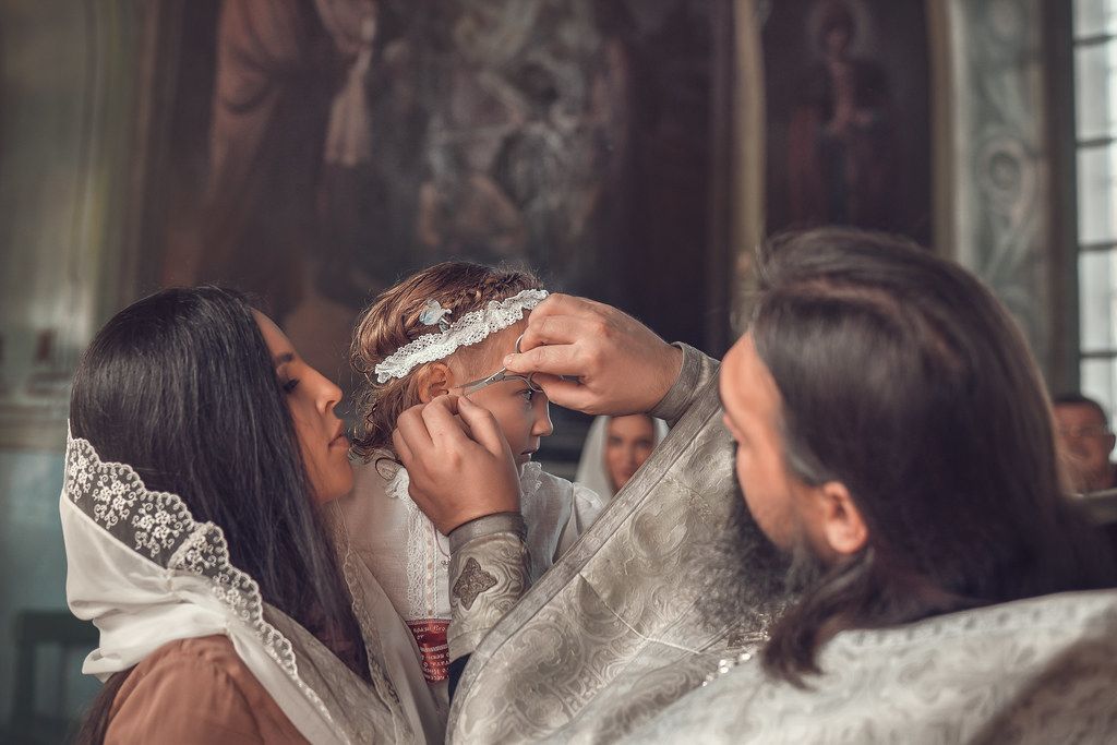 Таинство крещения в Обуховском храме Ростовской области, фотограф Ирина Доценко