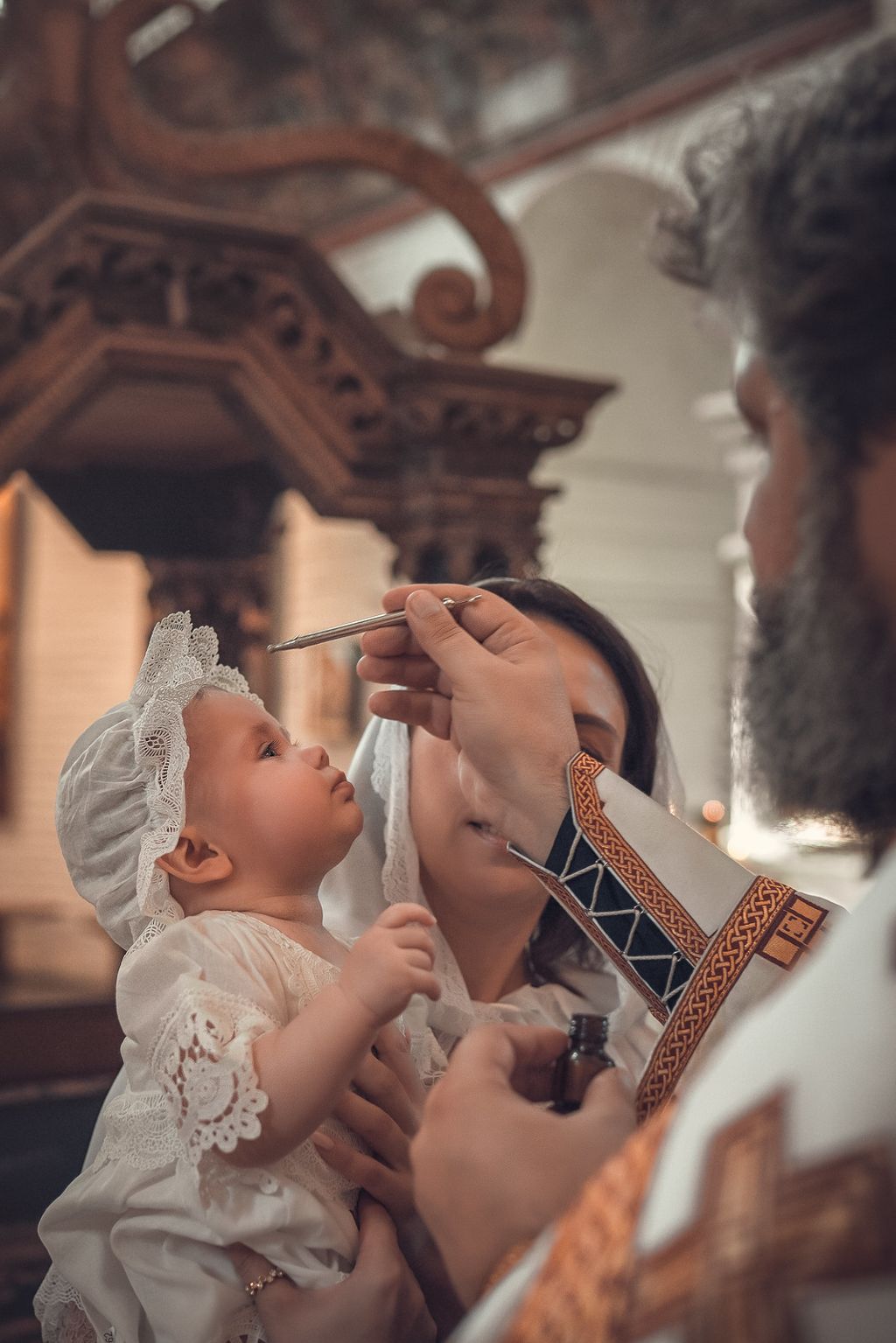 Таинство миропомазания на крещении