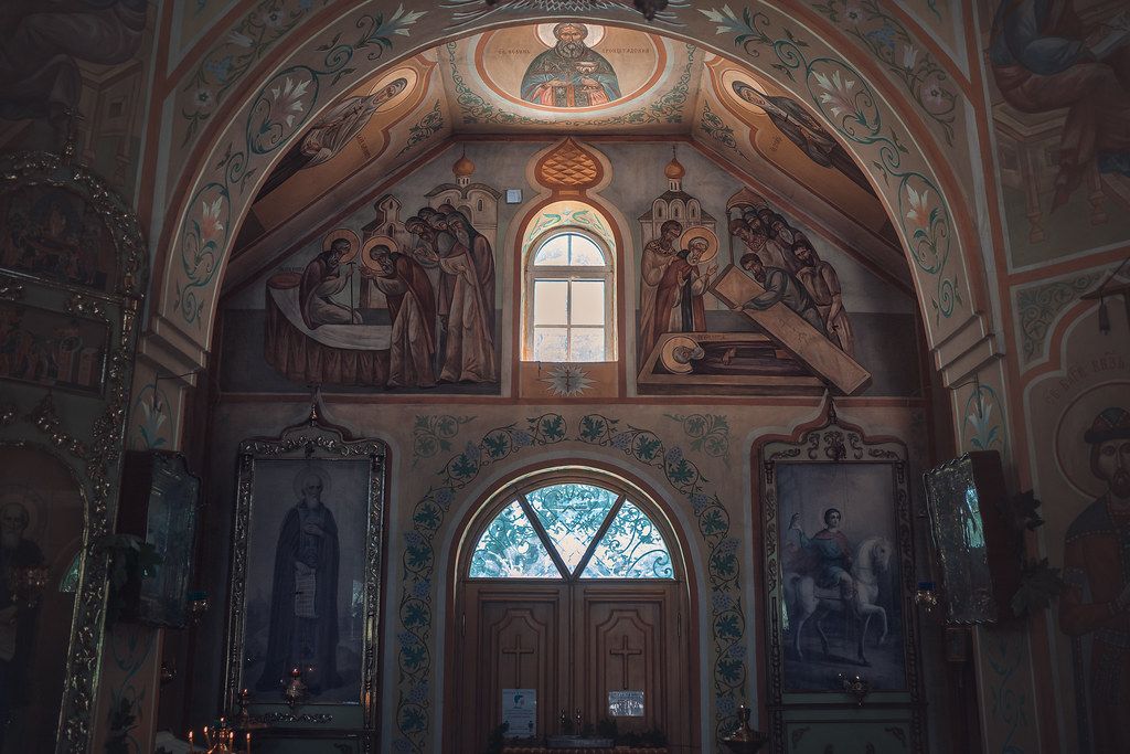 Троицкий храм на Международной